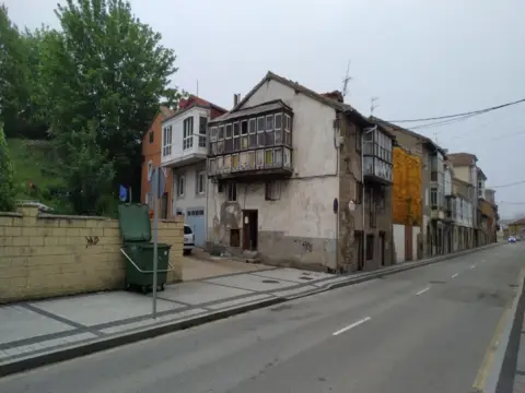 Piso en Avenida de Cantabria, 23